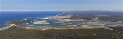 Corio Bay - Water Park Point - Byfield National Park - Yeppoon - QLD (PBH4 00 18596)